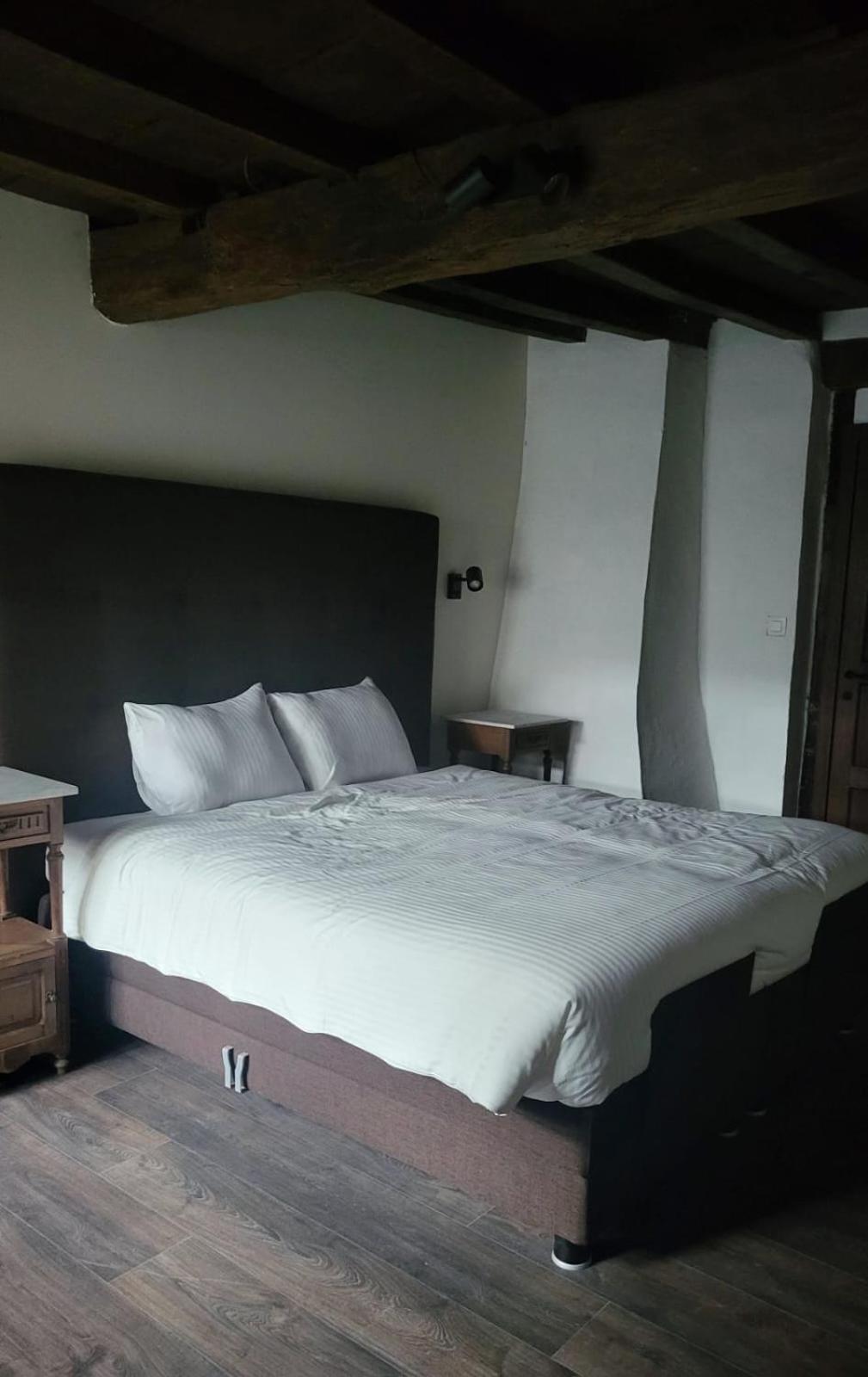 De Pelgrim Hotell Tongeren Exteriör bild