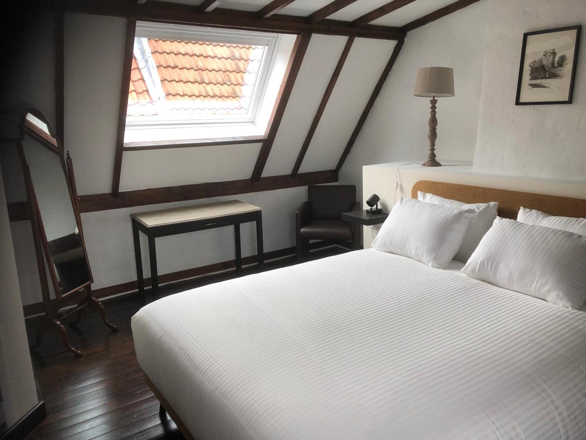 De Pelgrim Hotell Tongeren Exteriör bild
